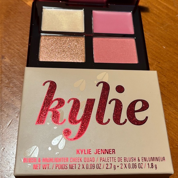 Kylie Jenner Blush & Highlighter Cheek Quad - Picture 2 of 16